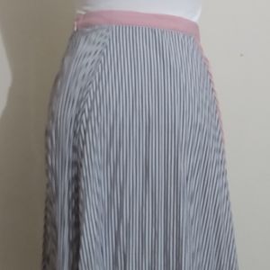 Beautiful French Connection Skirt